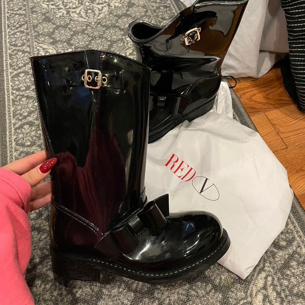 Red Valentino Bow Rain Boots
Womens size 8
Amazing Condition 
Dust bag included!